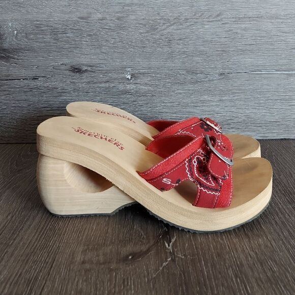 Vintage Something Else by Skechers Faux Wood Bandana Red Buckle Wedge Sandal 7 - Picture 1 of 10